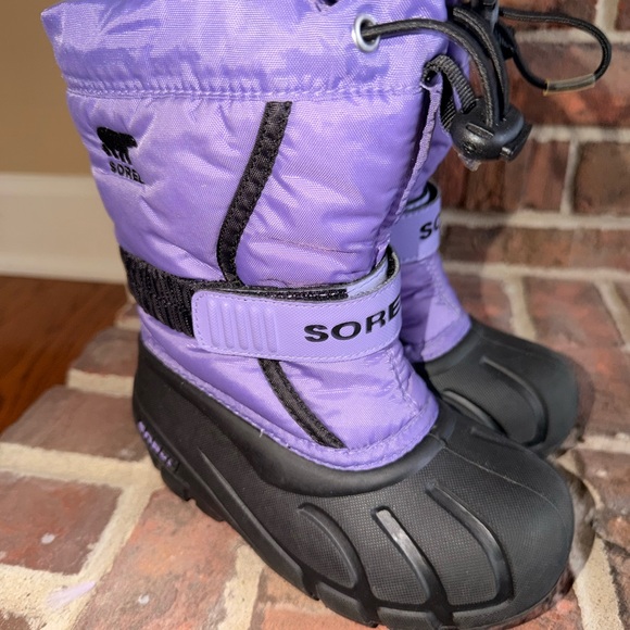 Sorel Paisley Purple and Black Snow Boots size 10
